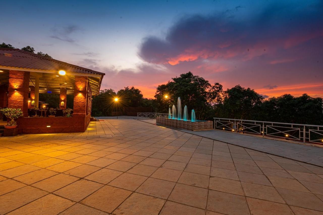 Chinar Woods Resort Dāpoli Dış mekan fotoğraf
